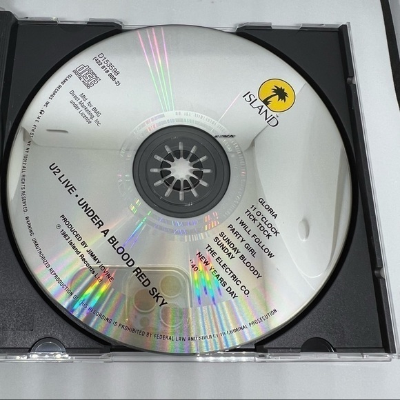 EUC-U2 Live Under A Blood Red Sky 153598 422 818 008 2 (CD,Island, 1983) Vintage - Picture 3 of 5